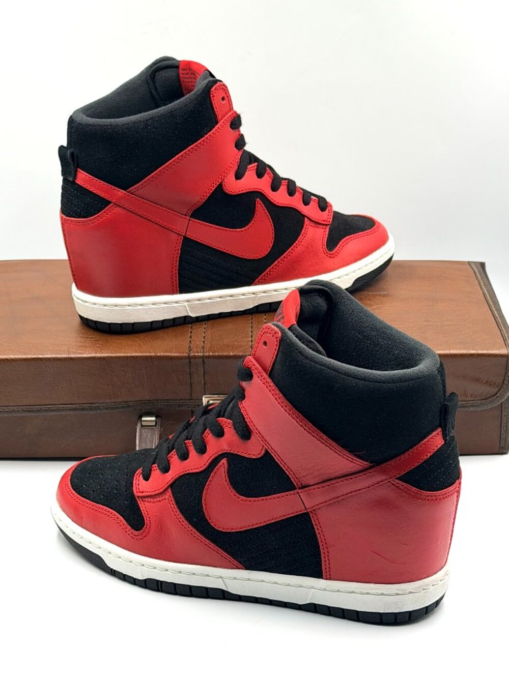 Nike Wmns Dunk Sky High 'Bred'